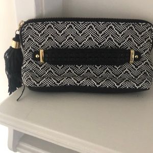 Black and white Sam&Libby clutch